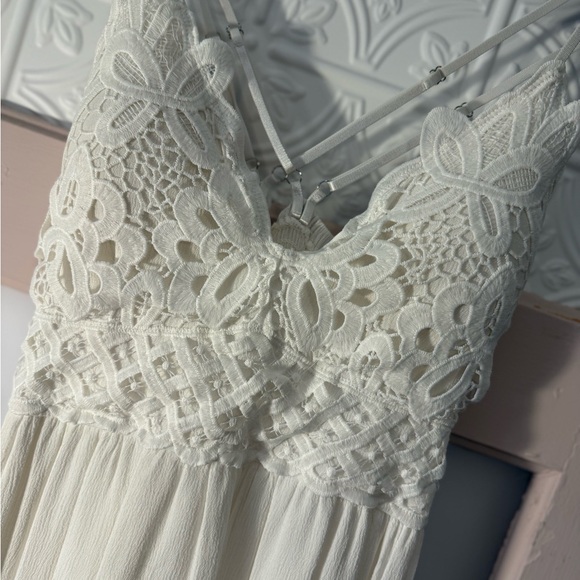 Chic White Lace Maxi Dress - Picture 2 of 3